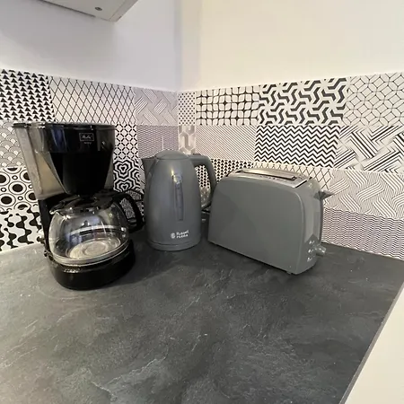 Appartement. 2 A 4 Pers. Lit Queen-size. Au Calme. Apartamento
