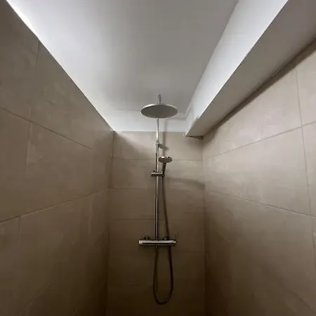 Appartement. 2 A 4 Pers. Lit Queen-size. Au Calme. Apartamento